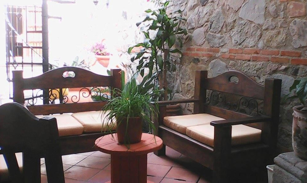Hostal Antigua Exterior photo