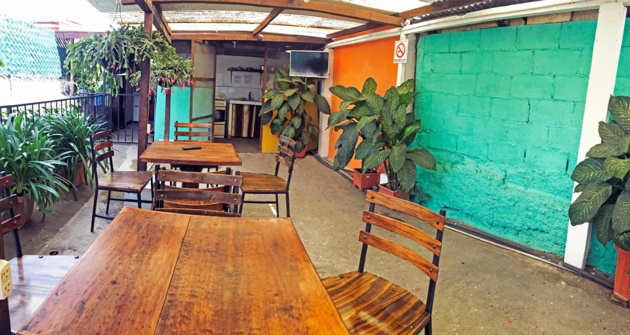 Hostal Antigua Exterior photo