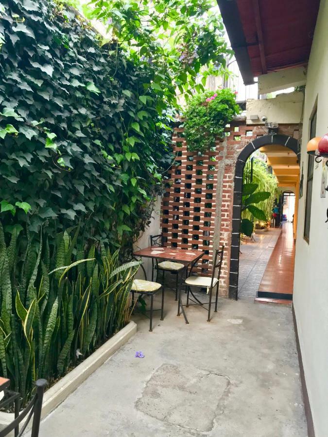 Hostal Antigua Exterior photo